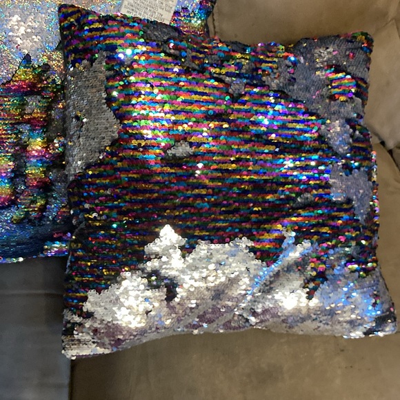 Pillows - Picture 7 of 7